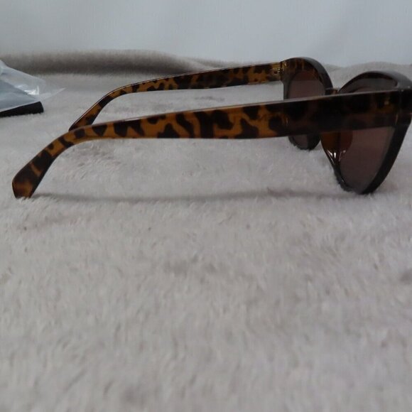 Saint Owen X Curateur Wylde Tortoise Sunglasses for Women Black Brown With‎ Case main image 5